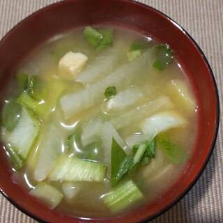 豆腐、大根、青梗菜の味噌汁